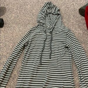 Pull over Grey and white